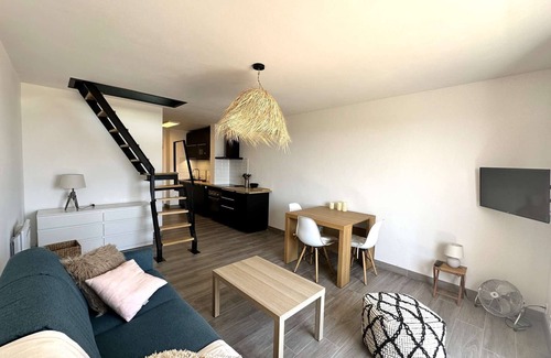 Giens Apartamento | Apartment for 4 people with sea view facing Porquerolles and pool, located in Giens