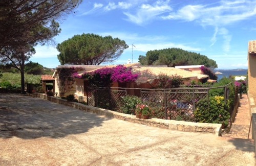 Baja Sardinia Apartamento | APARTAMENTO PARA FRENTE AL MAR CON TERRAZA
