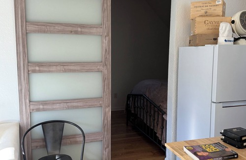 Westcliff Apartamento | apartment for weekend getaway in FW . Walking distance to TCU football stadium.
