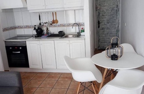 Es Pujols Apartamento | Apartamento 'Formentera Suite 10' con balcón, Wi-Fi y aire acondicionado