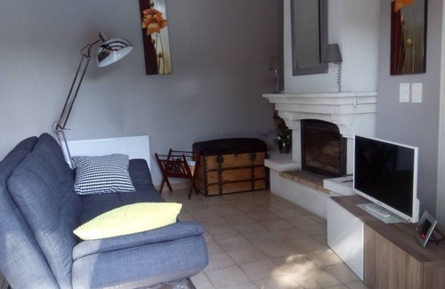 Entraigues-sur-la-Sorgue Apartamento | Apartment