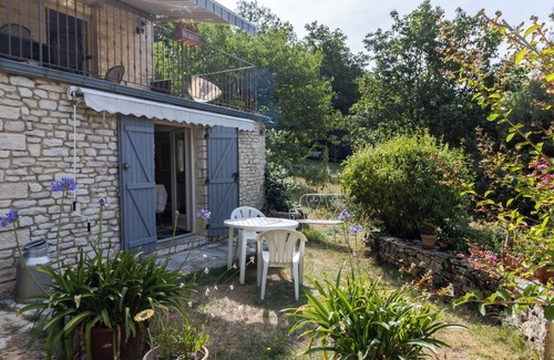 Cenac-et-Saint-Julien Apartamento | Apartamento 'Lalande' con piscina compartida, terraza compartida y Wi-Fi