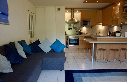 Mandelieu-La-Napoule Apartamento | Apartamento en zona tranquila. Ideal para parejas y familias jóvenes.