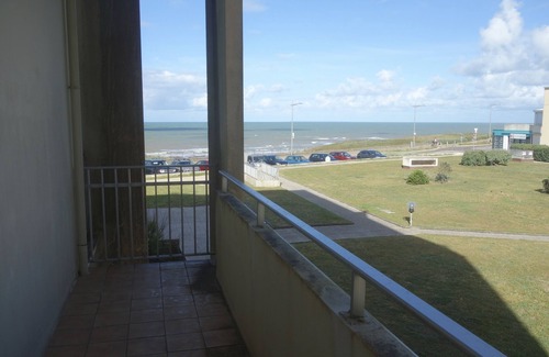 Saint-Hilaire-de-Riez Apartamento | Apartment with sea view 50 m from the beach