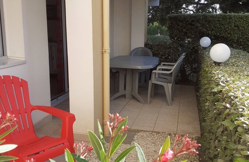 Saint-Palais-sur-Mer Apartamento | Apartamento con vista al mar y playa Nauzan-