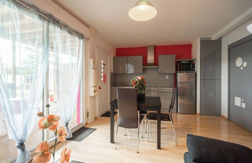 Saint-Simon-de-Bordes Apartamento | Apartamento 'Le Clos Du Champ De L'Amour - Royan' con piscina privada, Wi-Fi y aire acondicionado