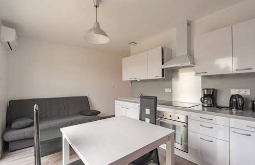 Saint-Simon-de-Bordes Apartamento | Apartamento 'Le Clos Du Champ De L'Amour - Fouras' con piscina privada, Wi-Fi y aire acondicionado