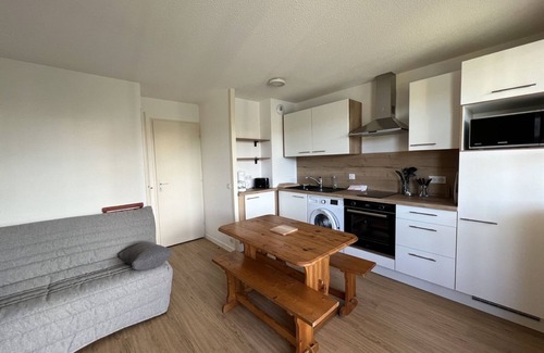 Bourgenay Apartamento | Apartamento 'Le Soleil' con vistas al lago, piscina compartida