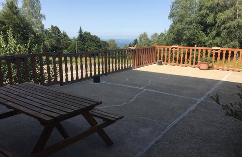 Montferrier Apartamento | Apartamento 'Framboise Les Monts D'olmes' con vistas a la montaña y terraza privada