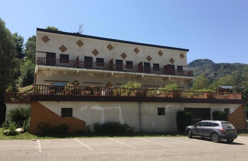 Montferrier Apartamento | Apartamento 'Framboise Les Monts D'olmes' con vistas a la montaña y terraza privada
