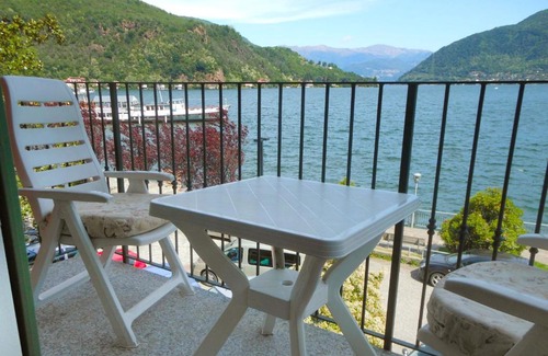 Porto Ceresio Apartamento | Apartment Franco by Interhome