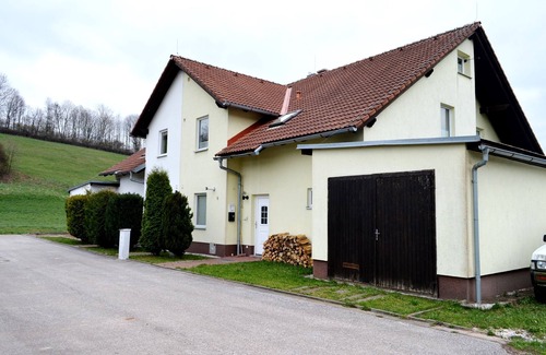 Dolni Lanov Casa | Apartamento Frida-Rosa en las montañas gigantes