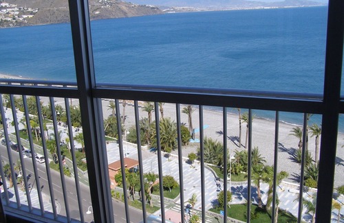Velilla-Taramay Apartamento | APARTAMENTO PRIMERA LINEA DE PLAYA.. VISTAS AL MAR