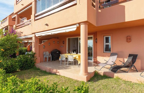 Torreblanca Apartamento | "Fuengirola Hills with Seaviews" con vistas al mar piscina, Wi-Fi, jardín y terraza