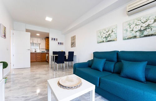 Torreblanca Apartamento | Apartamento 'Fuengirola Los Pacos Vistamar' con vistas al mar, Wi-Fi y aire acondicionado.