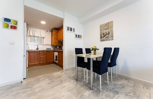 Torreblanca Apartamento | Apartamento 'Fuengirola Los Pacos Vistamar' con vistas al mar, Wi-Fi y aire acondicionado.