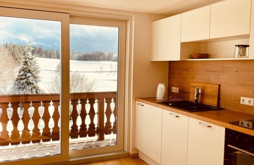 Saig Apartamento | Apartamento 'Gästehaus Steiert Fewo Kuhbergblick' con vistas a la montaña, jardín compartido y Wi-Fi
