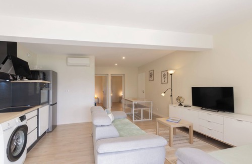 Vesseaux Apartamento | Apartamento "Gîte les Monteils" con vistas a la montaña, terraza privada y aire acondicionado