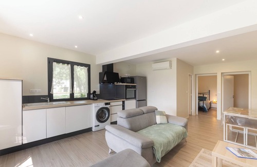 Vesseaux Apartamento | Apartamento "Gîte les Monteils" con vistas a la montaña, terraza privada y aire acondicionado