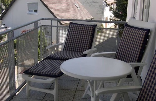 Bad Buchau Apartamento | Apartamento 'Gästehaus Zum See' con balcón y Wi-Fi