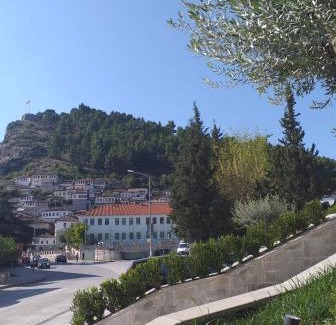 Berat Apartamento | Apartment Geart