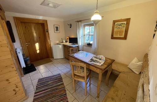 Stuhlfelden Apartamento | Apartamento 'Geigerhaus 500 Jahre - A' con vistas a la montaña, sauna compartida y Wi-Fi