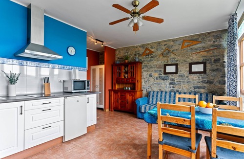 Tornon Apartamento | Apartamento 'Geometría' con vistas a la montaña, terraza compartida y Wi-Fi