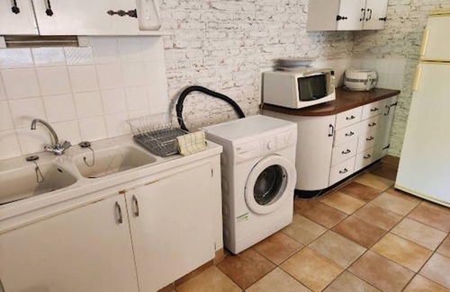 Decazeville Apartamento | Apartment 'Gite 43' with Private Terrace, Shared Garden and Wi-Fi