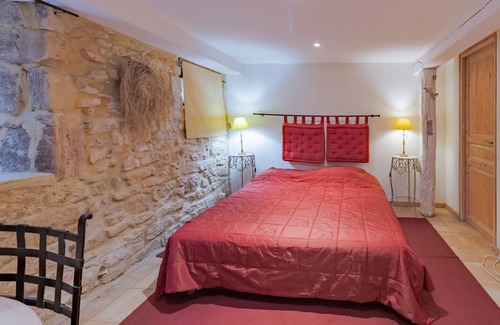Sainte-Mondane Apartamento | Apartamento vacacional "Gite Monfort" con balcón, piscina climatizada compartida y Wi-Fi