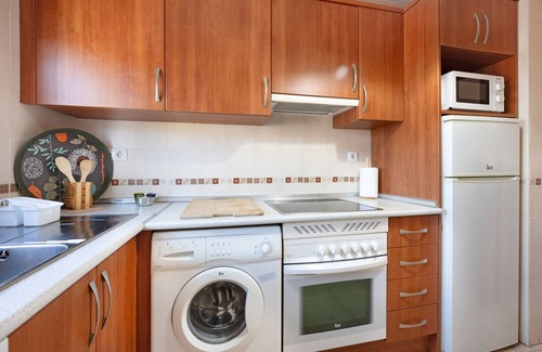 Los Gallos-Cerromolino Apartamento | Apartamento 'Golden Sands - Chiclana' con piscina privada, Wi-Fi y aire acondicionado