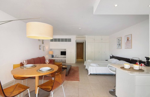 Cabanas Apartamento | Apartamento 'Golden Ocean' con piscina compartida, Wi-Fi y aire acondicionado