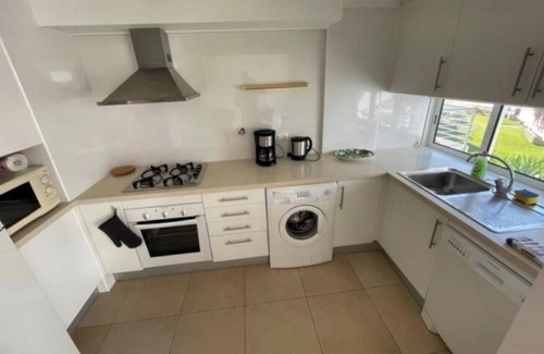 Cabanas Apartamento | Apartamento 'Golden Sea' con piscina compartida, Wi-Fi y aire acondicionado