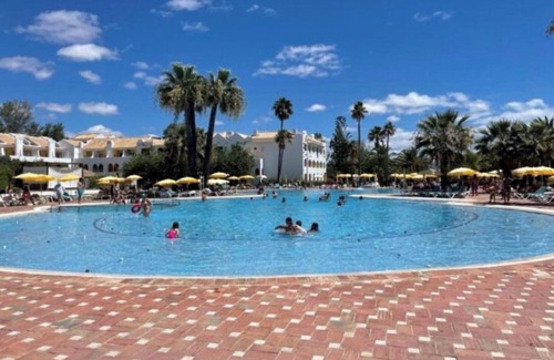 Cabanas Apartamento | Apartamento 'Golden Sea' con piscina compartida, Wi-Fi y aire acondicionado