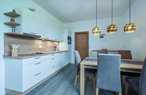 Merano Apartamento | Apartamento "Golserhof" con Wi-Fi, terraza y vistas a la montaña