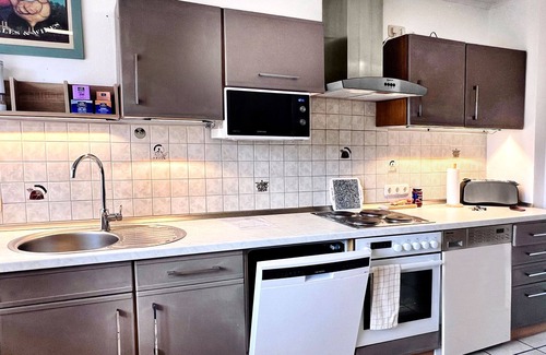 Aarbergen Apartamento | Apartment GoodTimes, ground floor, 2 x 50" TV, Netflix, south-facing terrace w. Access to the parking lot
