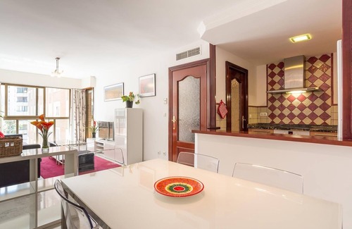 La Malagueta Apartamento | Apartamento Gran Confort Muelle Uno con Wi-Fi, A/C y balcón