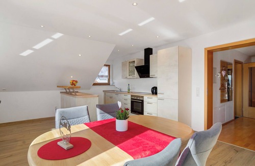 Frickingen Apartamento | Apartamento 'Haus Am Ettenberg' con balcón y Wi-Fi