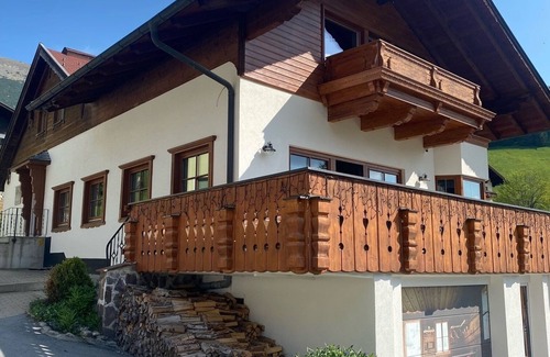 Berwang Apartamento | Apartamento 'Haus Berwang - Alpin' con vistas a la montaña, terraza privada y Wi-Fi