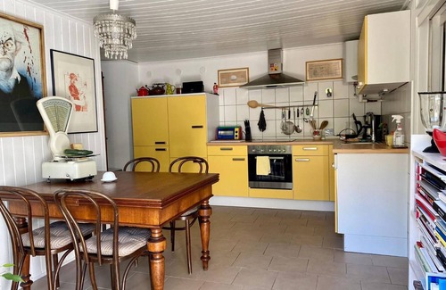 Sud Casa | Apartamento 'Haus Mit Kunst' con terraza privada, jardín compartido y Wi-Fi
