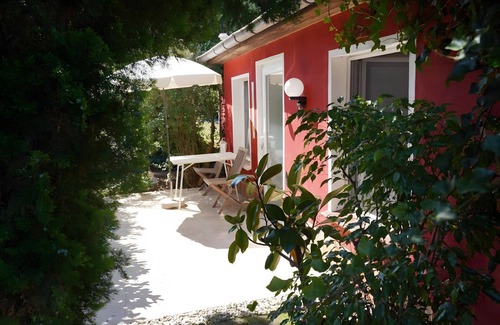 Sud Casa | Apartamento 'Haus Mit Kunst' con terraza privada, jardín compartido y Wi-Fi
