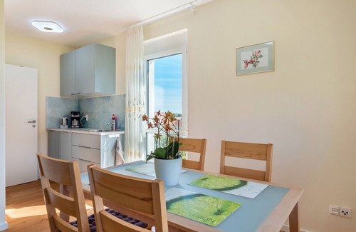 Roetenbach Apartamento | Apartment 'Haus Rosengarten' with Balcony and Wi-Fi