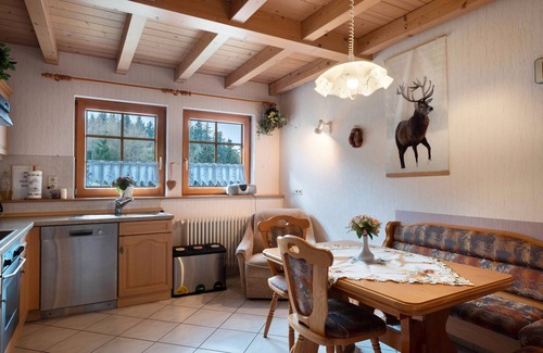 Schonach im Schwarzwald Apartamento | Apartamento 'Haus Silberberg' con jardín compartido, balcón y Wi-Fi