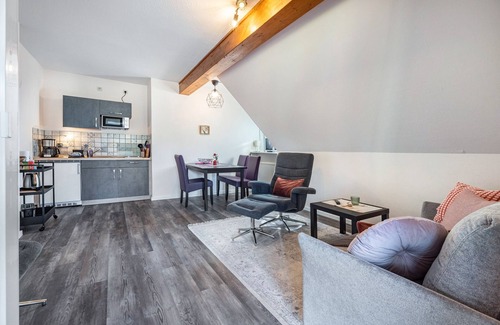 Undeloh Apartamento | Apartamento 'Haus Wacholder Wohnung 1' con jardín compartido, balcón y Wi-Fi