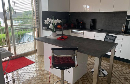 La Petite-Pierre Apartamento | Apartamento 'Hebergement Dans Villa Du Kirchberg' con jardín privado, balcón y Wi-Fi