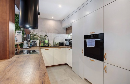 Haeusern Apartamento | Apartamento 'Heimelige Schwarzwaldwohnung Wald' con balcón y Wi-Fi