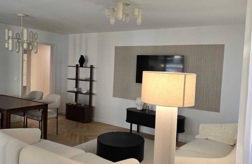 Porte-Dauphine Apartamento | Apartment Henri Martin, Trocadero, luxury and chic, Eiffel Tower view