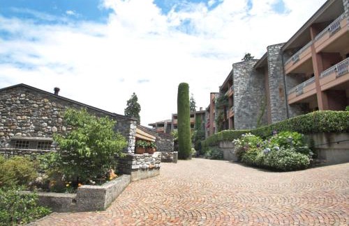 Porto Valtravaglia Apartamento | Apartment Hermitage-2 by Interhome