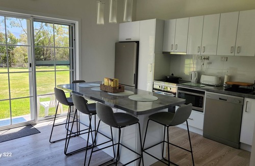 Geilston Bay Apartamento | Apartment Hobart Two Bedroom Self Contained in Geilston Bay. Pet friendly.