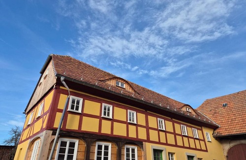 Bertsdorf Apartamento | Apartamento 'Hochwald' con vistas a la montaña y Wi-Fi