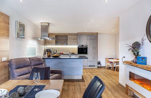 Kaltenbach Apartamento | Apartamento "Hochzillertal Gartenwohnung" con vistas a la montaña, terraza y Wi-Fi